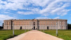 Caserta reggia campania viaggio organizzato